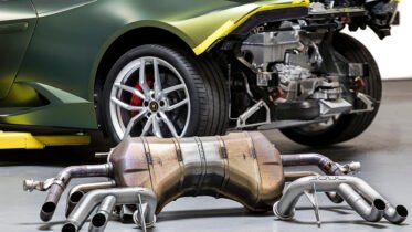 Soul Performance Products Lamborghini Huracan Race Exhaust Comparison