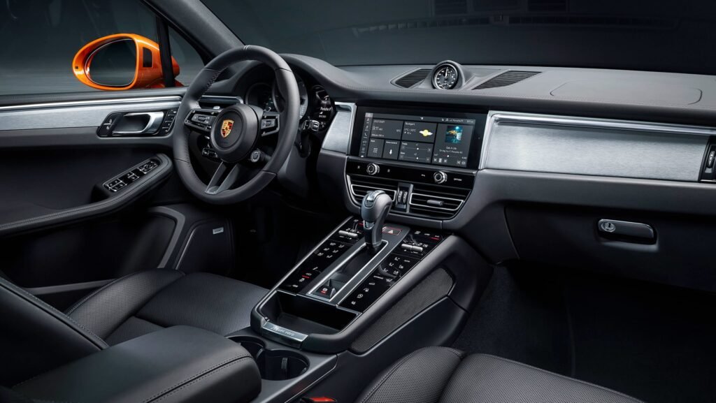 Porsche Macan Facelift Interior 2021